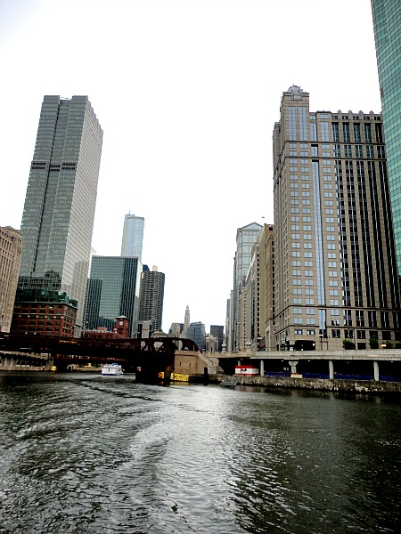 Chicago River boat cruise