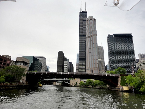 Chicago River architectural boat cruise