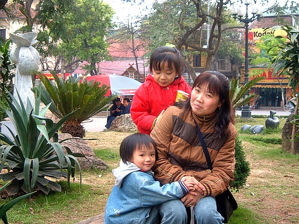Vietnam family in Hanoi park