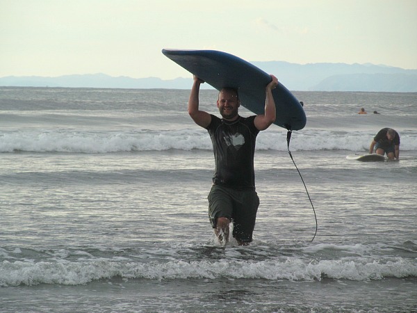 Jaco Beach surfing