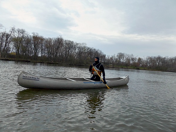 Chicago River canoe rescue
