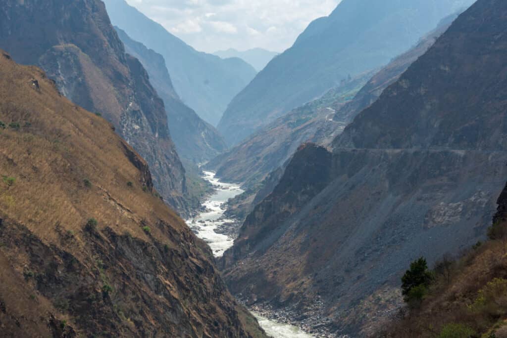 Hiking destinations in China Tiger Leaping Gorge